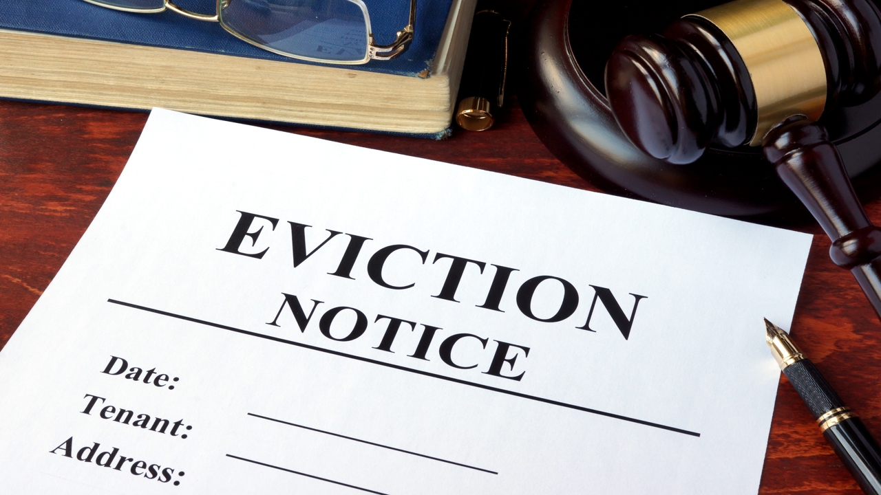 1280-808813786-eviction-notice-and-gavel 1280-808813786-eviction-notice-and-gavel